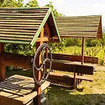 奥勒格基依公寓 公寓 Vindornyalak