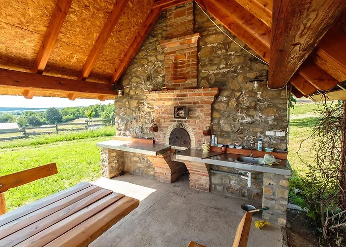 Oereghegyi アパート